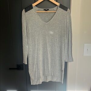 H&M Gray V-Neck Women's Top